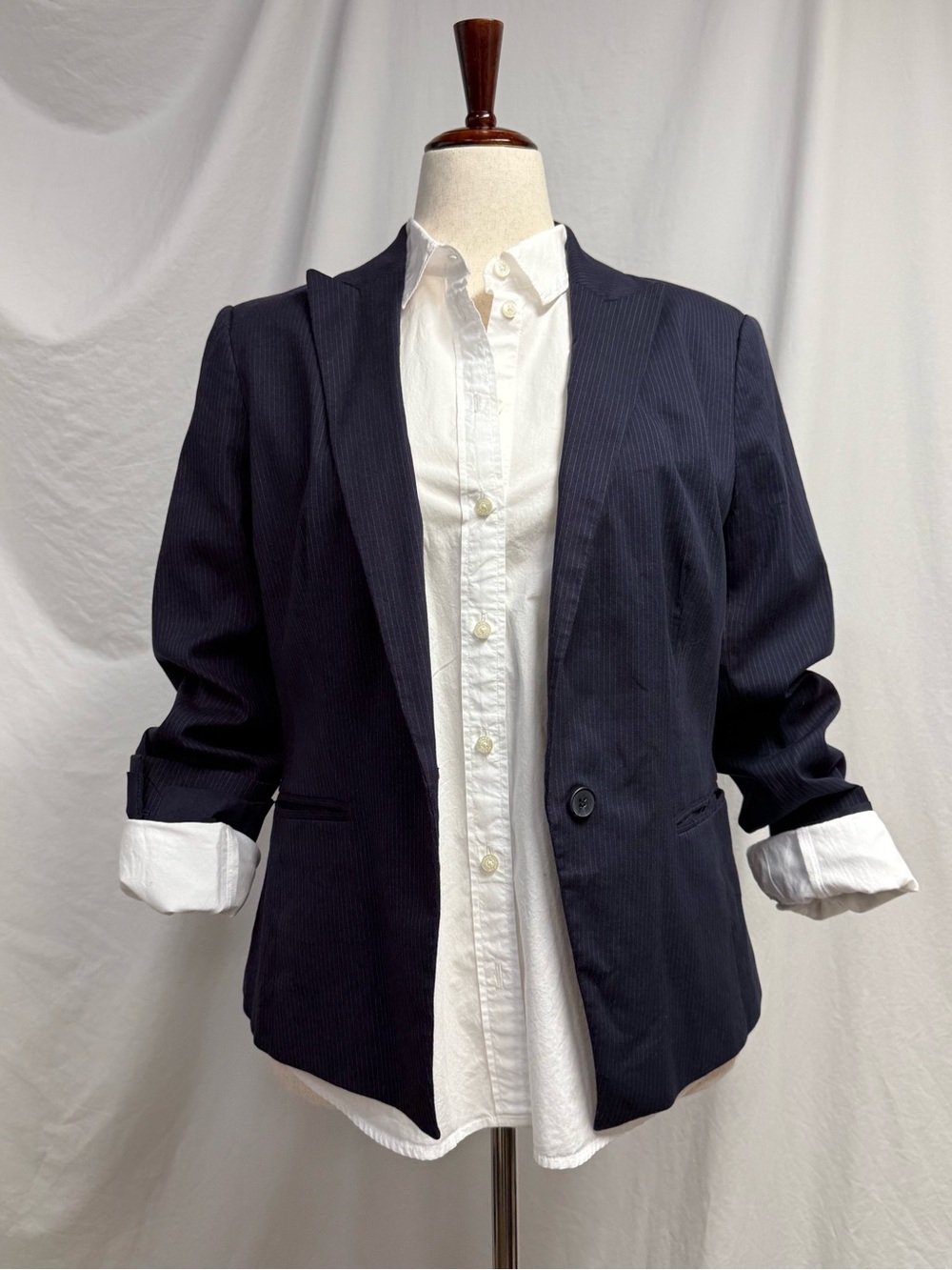 Ann Taylor Factory navy and white pinstripe blazer cotton size 12